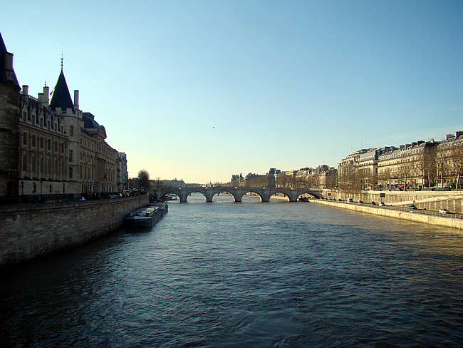 Rio Sena, Paris, França