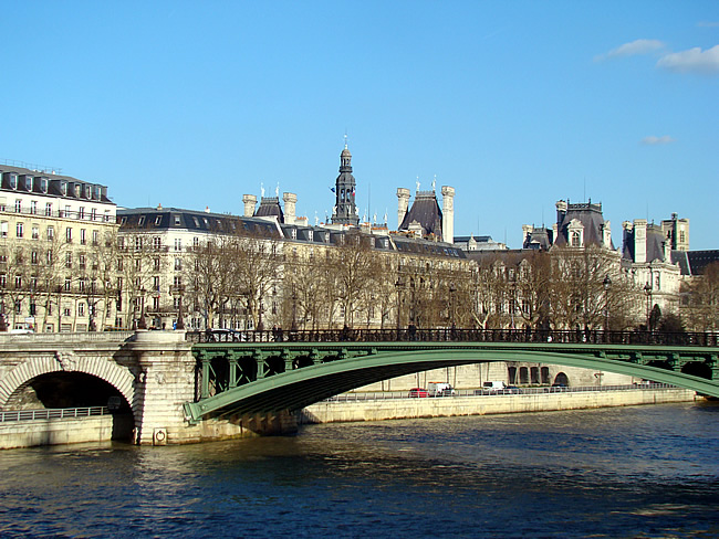 Rio Sena, em Paris