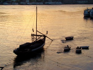 Barcas que transportavam vinho no Douro