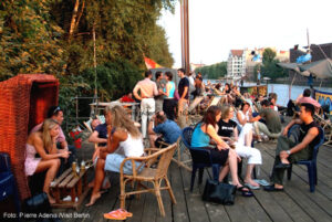 Oststrand Hinter, East Side Gallery, em Berlim, na Alemanha