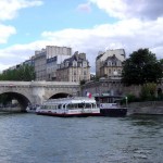 Passeio no Bateau-Mouche em Paris, um bom programa