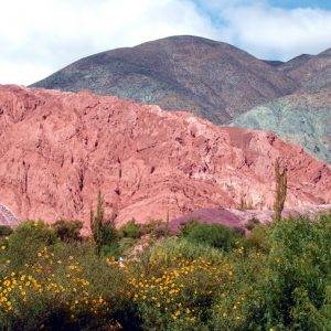 Formações rochosas coloridas em Purmamarca, Argentina