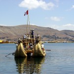 Barco de totora no Titicaca, Peru