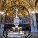 Decoração no interior do Duomo de Siena, Itália