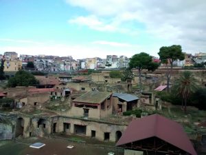 As bem preservadas ruínas romanas de Herculano, Itália