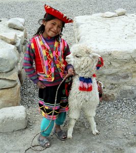 Menina índia no Vale do Colca