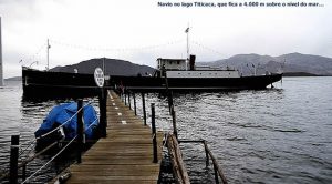 Navio no Lago Titicaca, Peru