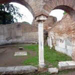 Ruínas de residência em Ostia Antica
