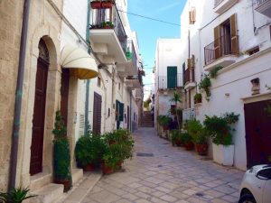 Rua de Polignano a Mare, Itália