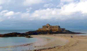 Praia em Saint-Malo