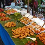 Banca de alimentação no Mercado de Chiang Mai, Tailândia