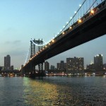 Brooklyn Bridge, sobre o rio Hudson