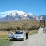 De carro em Torres del Paine, no Chile
