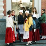 Moças em Riga, Letônia