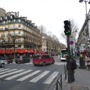 Esquina do bd St-Germain com bd St- Michel, Quartier Latin, em Paris