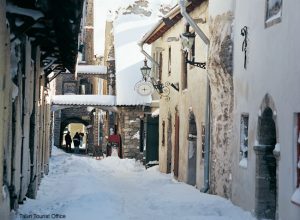 Tallinn sob a neve, Estônia