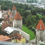 Torres e muralhas medievais em Tallinn, Estônia