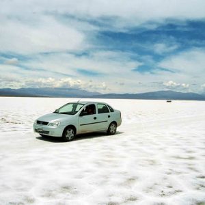 Carro na Salina Grande, Argentina