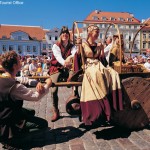 Festa folclórica em Tallinn, Estônia