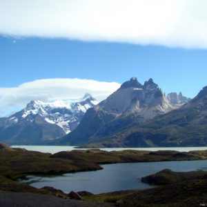 Torres del Paine, no Chile, uma paisagem de lagos e montanhas