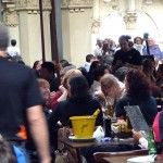 Mesinhas sempre lotadas do Mercadão Municipal de São Paulo