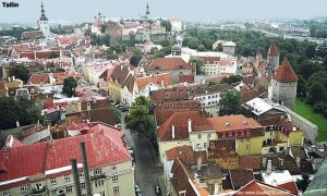 Vista aérea, centro histórico de Tallinn, Estônia