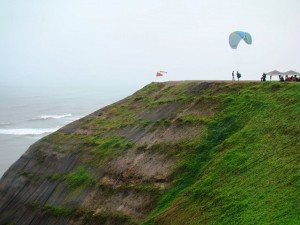 Paraglider em Miraflores, Lima, Peru