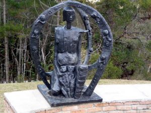 Escultura no Museu Felícia Leiner