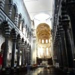 Interior do Duomo de Gênova, Itália -