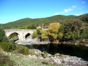 De Cavi a St-Laurent - Corsega, ponte antiga