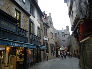 Normandia, estrada próxima ao Mont Saint-Michel
