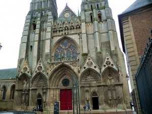 Bayeux, frente da catedral