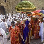 Procissão dá a volta ao redor de Bet Medhane Alem