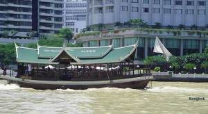 Barco de tansporte de passageiros em Bagkok