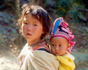 Crianças no norte da Tailândia