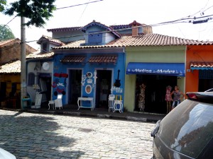 Móveis artesanais em Embú das Artes