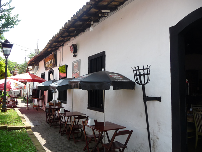 Restaurante em Embú