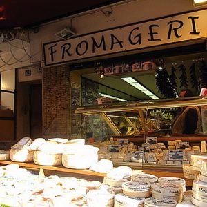Fromagerie na rue Mouffetard, Paris