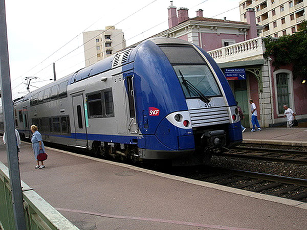 Trem na França - Foto Fermion CCBY