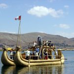 Peru, lago Titicaca, barco construído com totora