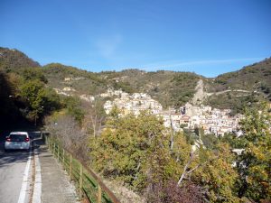 Castelmezzano vista da estrada