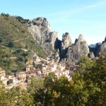 Castelmezzano, Itália: uma aldeia entre rochedos agudos