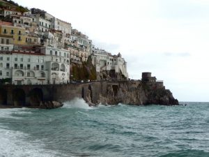 Mar bravio em Amalfi, Costa Amalfitana