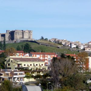 Melfi com seu castelo ao fundo