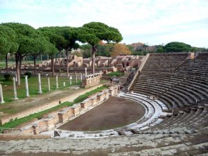 nfiteatro romano em Ostia Antica