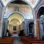 Interior do Duomo de Ostuni, Itália