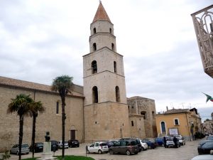 Venosa, torre do Duomo