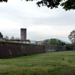 Lado externo das muralhas de Lucca