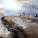 Piscina natural de água quente, em El Titio, Atacama, Chile