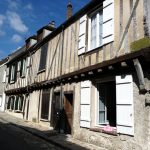 Rua em Provins, França
